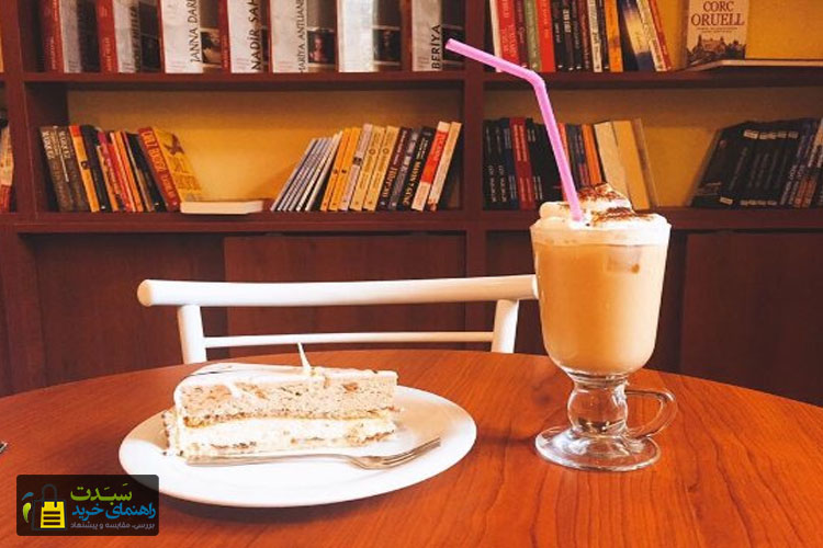 کافه-کتاب-فوتورو-باکو